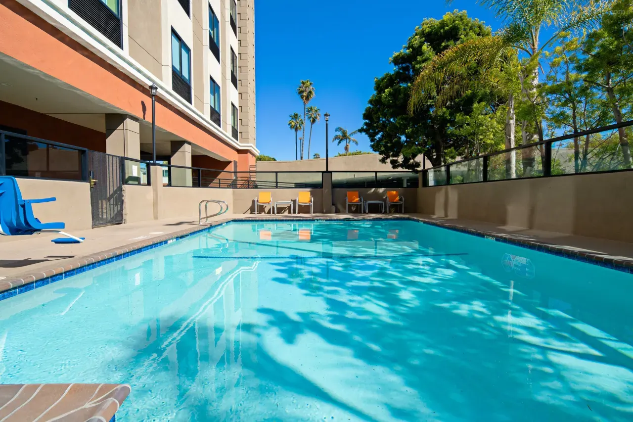 Outdoor pool - Hotels near LAX with Shuttle