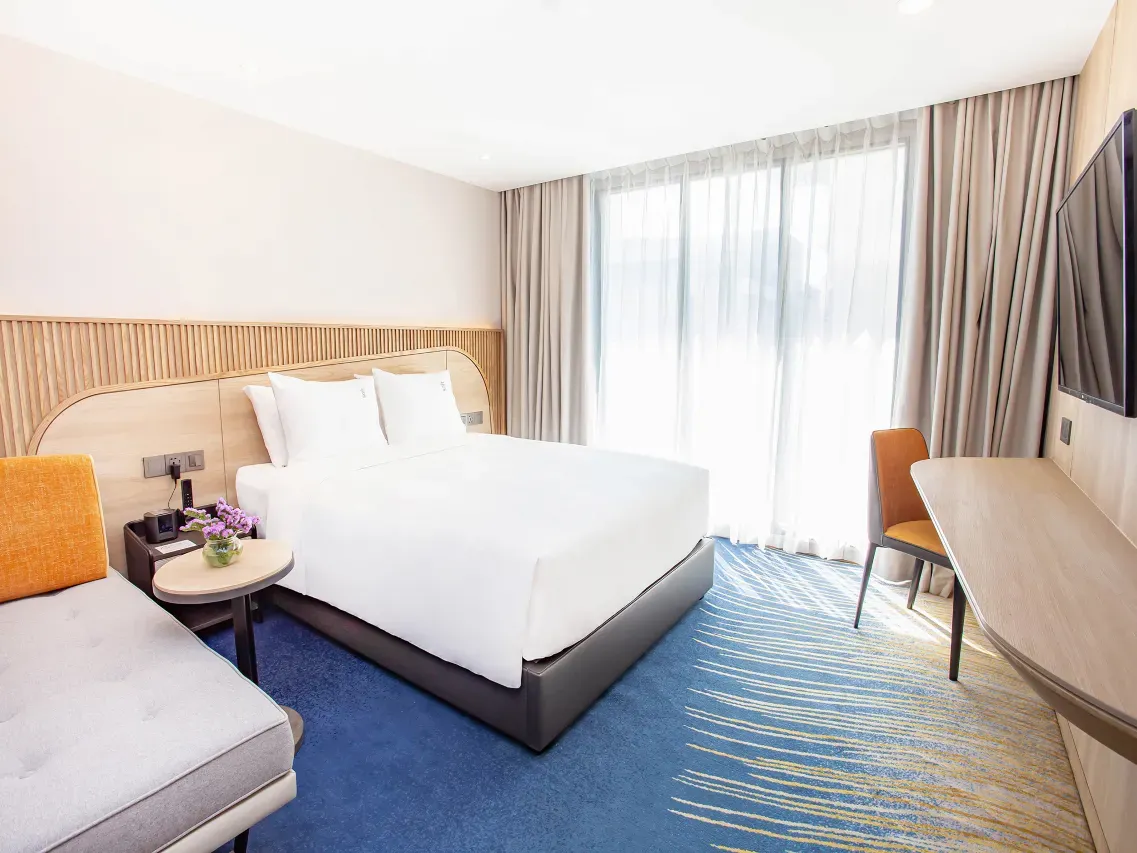 Holiday Inn Express & Suites Bangkok Central Pier
