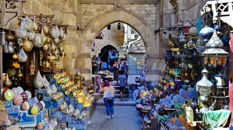 エジプト旅行では基本変換プラグと変圧器が必要！