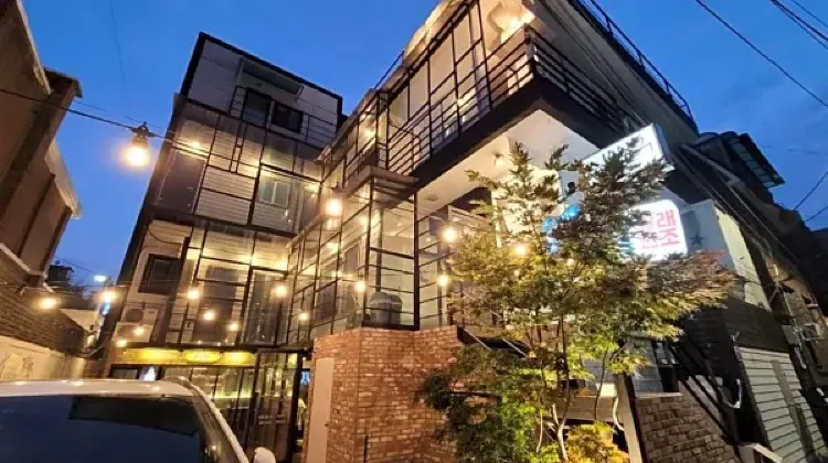 Inno Hostel & Pub Lounge Hongdae