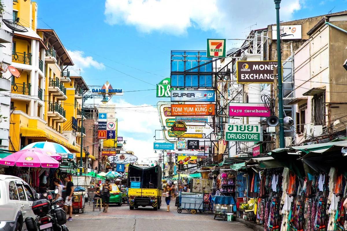 14. Tempat Wisata di Bangkok-Jalan Khao San