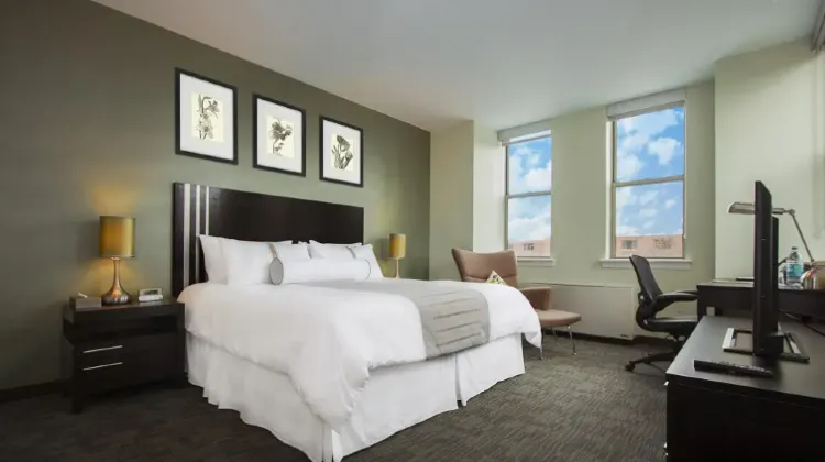 Kellogg Conference Hotel at Gallaudet University-The hotel room is very clean, simple and fully equipped.