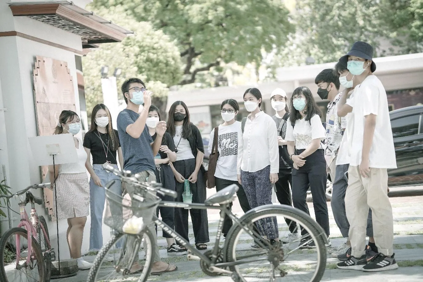 แต่งตัวชุดสุภาพ