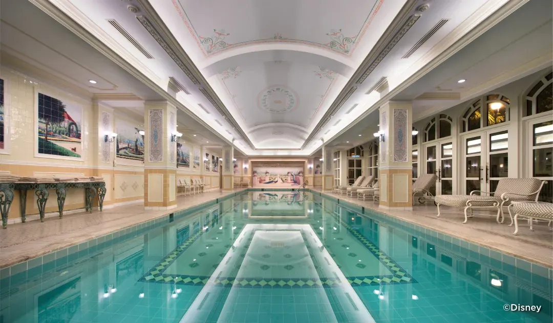 香港迪士尼樂園酒店 室内泳池	 香港迪士尼樂園酒店優惠