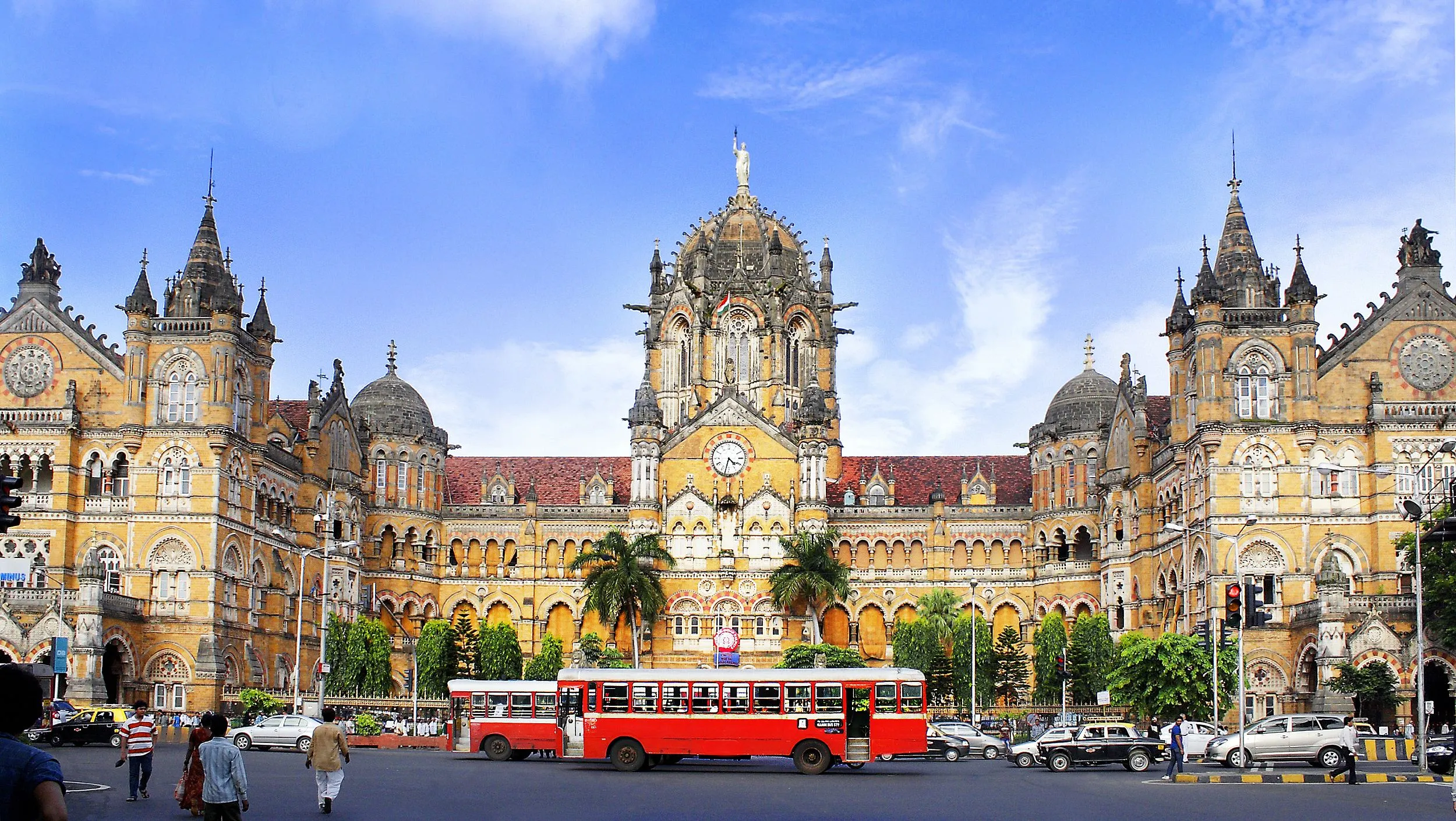 Book Cheap Flights from London to Mumbai and Save Money