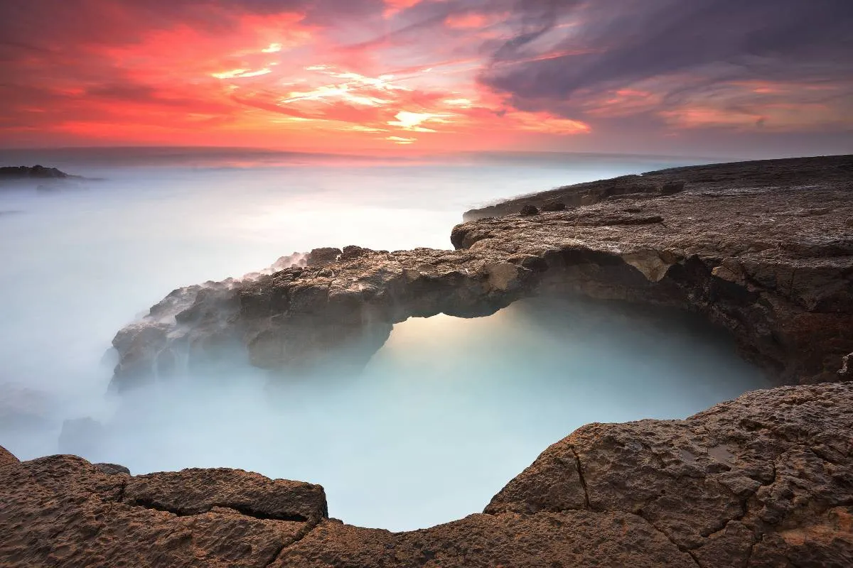 Tempat Wisata di Indonesia-Devil's Tear