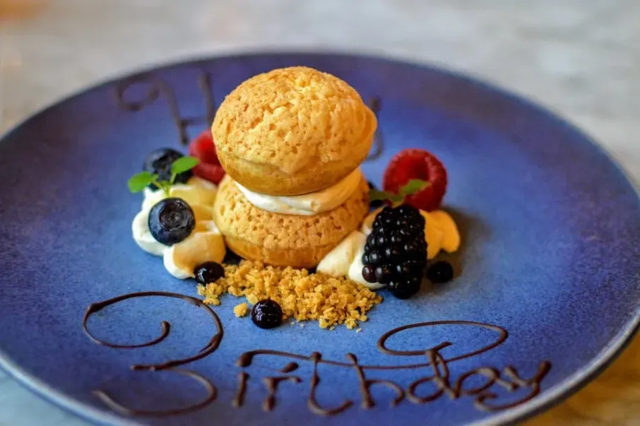 Discover Dining and Entertainment in Amsterdam