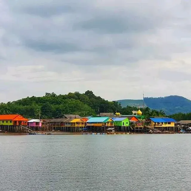 บ้านสามช่องใต้