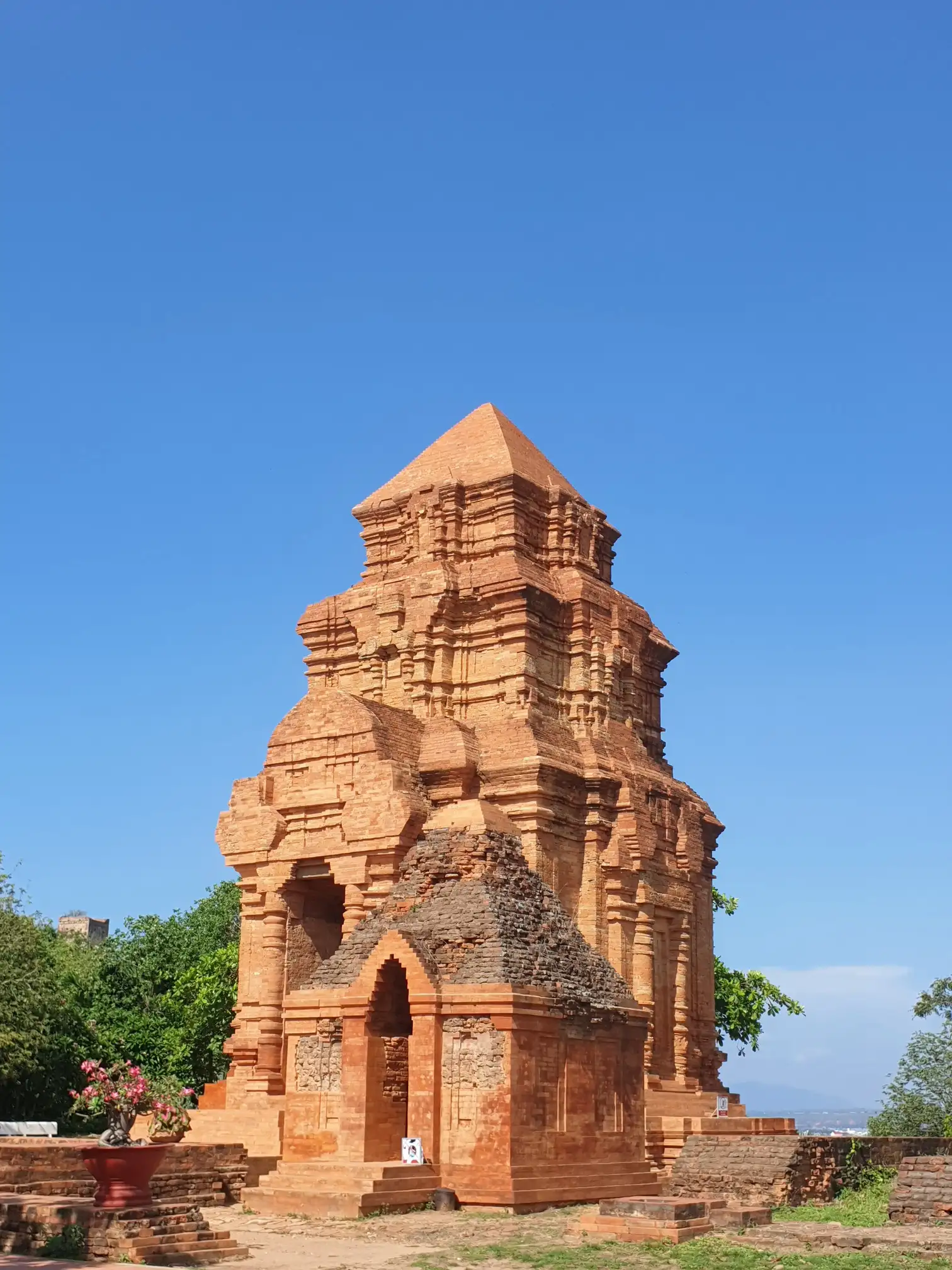 Tháp chàm Poshanu - Du lịch Mũi Né