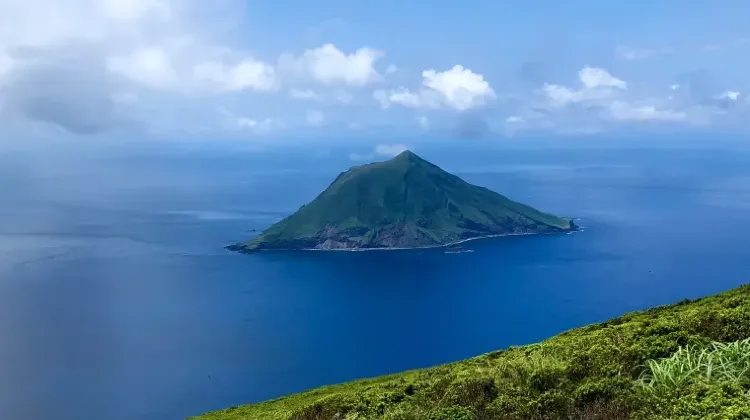 西山（八丈富士）