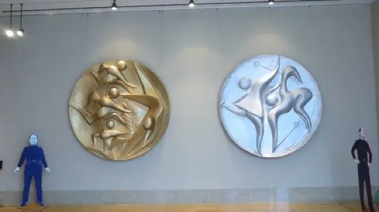 川崎市岡本太郎美術館