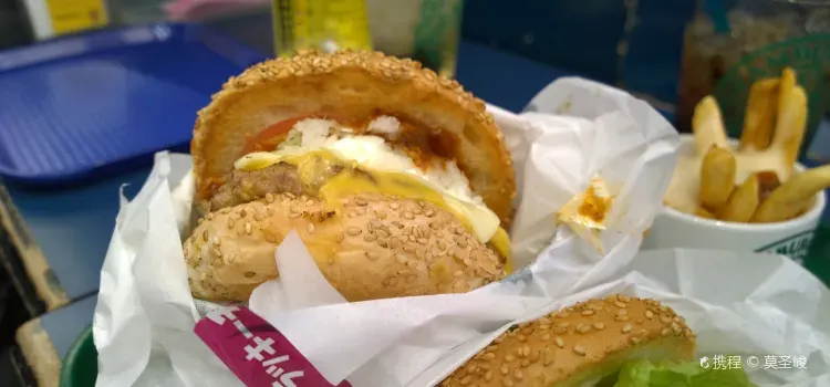 ラッキーピエロ