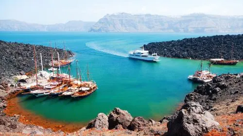 Methods to Save Money When Travelling to Santorini