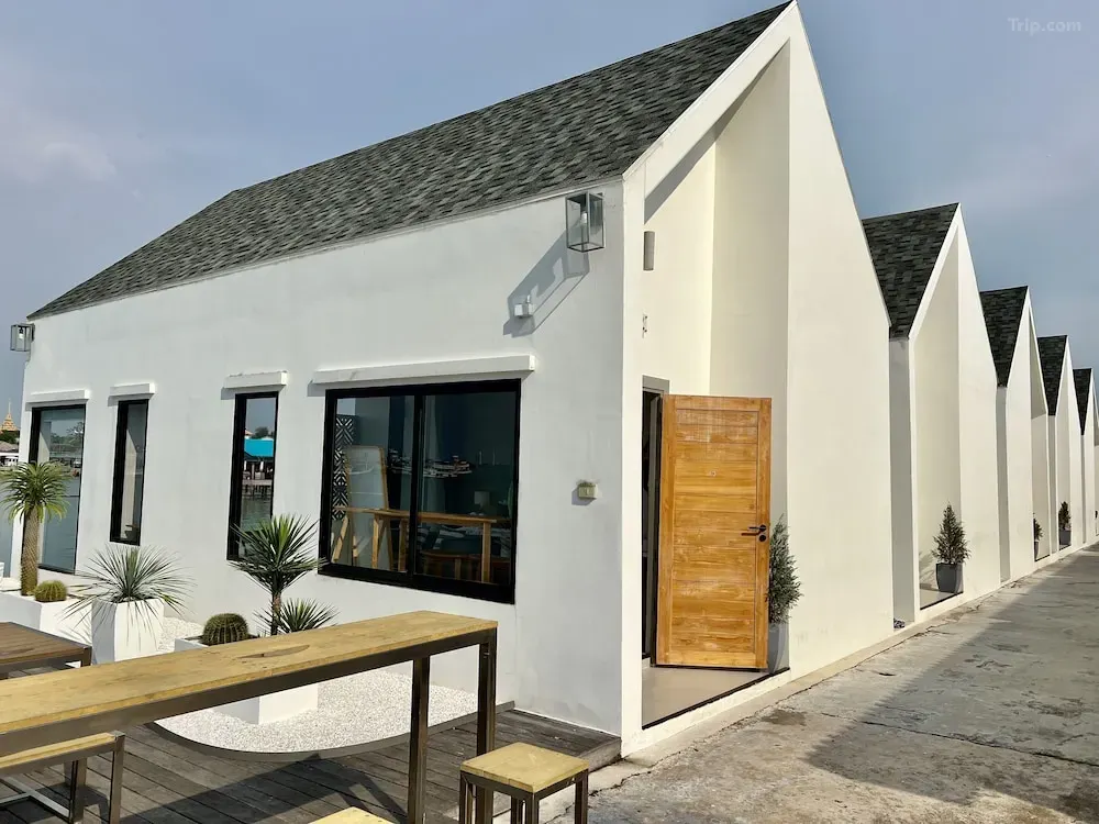 บ้านต๊ะ ออน เดอะ ซี(Baan Tah on the Sea)