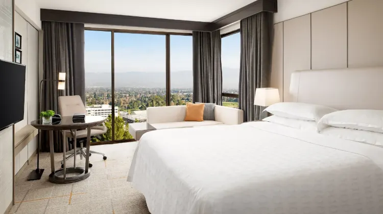 Where to Stay near Universal Studios Hollywood