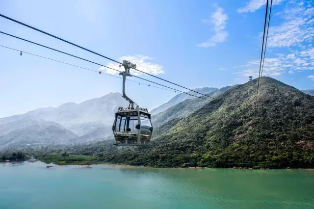 Atraksi Wisata di Ngong Ping 360