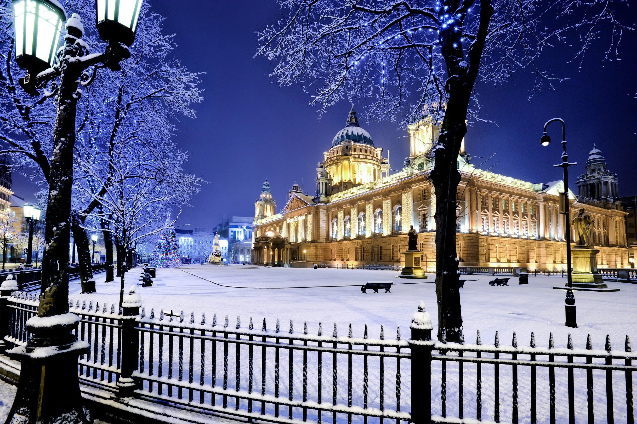 Book Cheap Flights from London to Belfast and Save Money