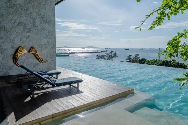 โอ๊ควู๊ด โฮเทล แอนด์ เรสซิเดนซ์ ศรีราชา