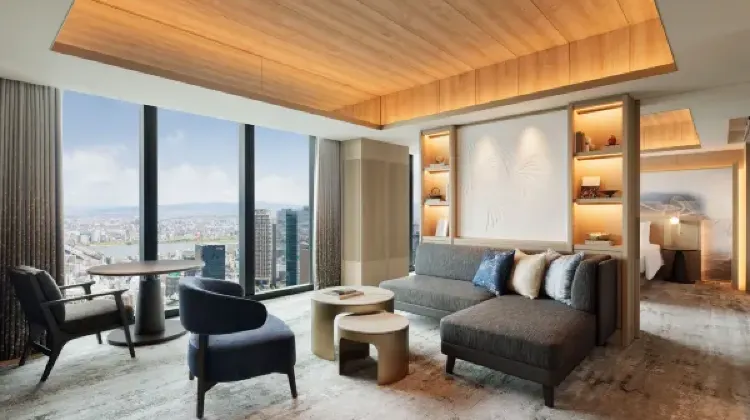 THE OSAKA STATION HOTEL, Autograph Collection