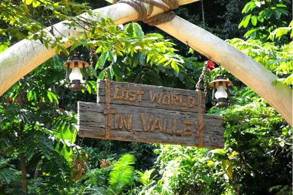 The entrance to Tin Valley