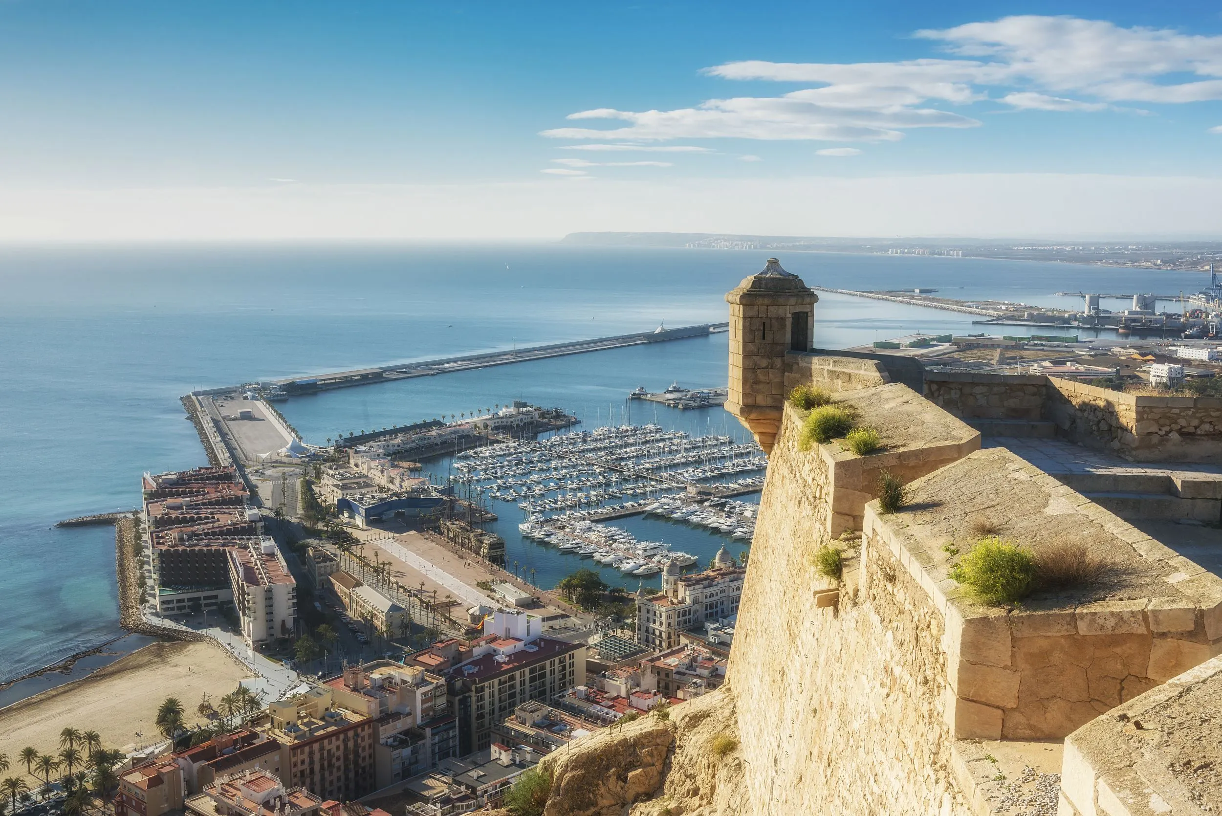 Book Cheap Flights from London to Alicante and Save Money