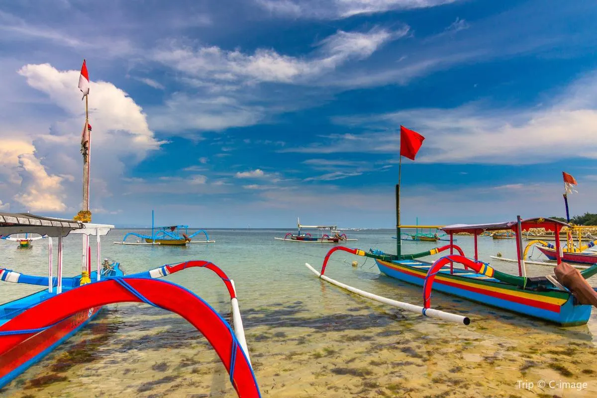 6. Objek Wisata di Bali-Pantai Jimbaran
