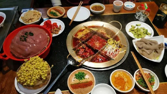 Zhoushixiong Hot Pot (Jie Fang Bei Main Store)