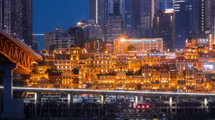 重慶のお土産を渡して旅の思い出を共有しよう