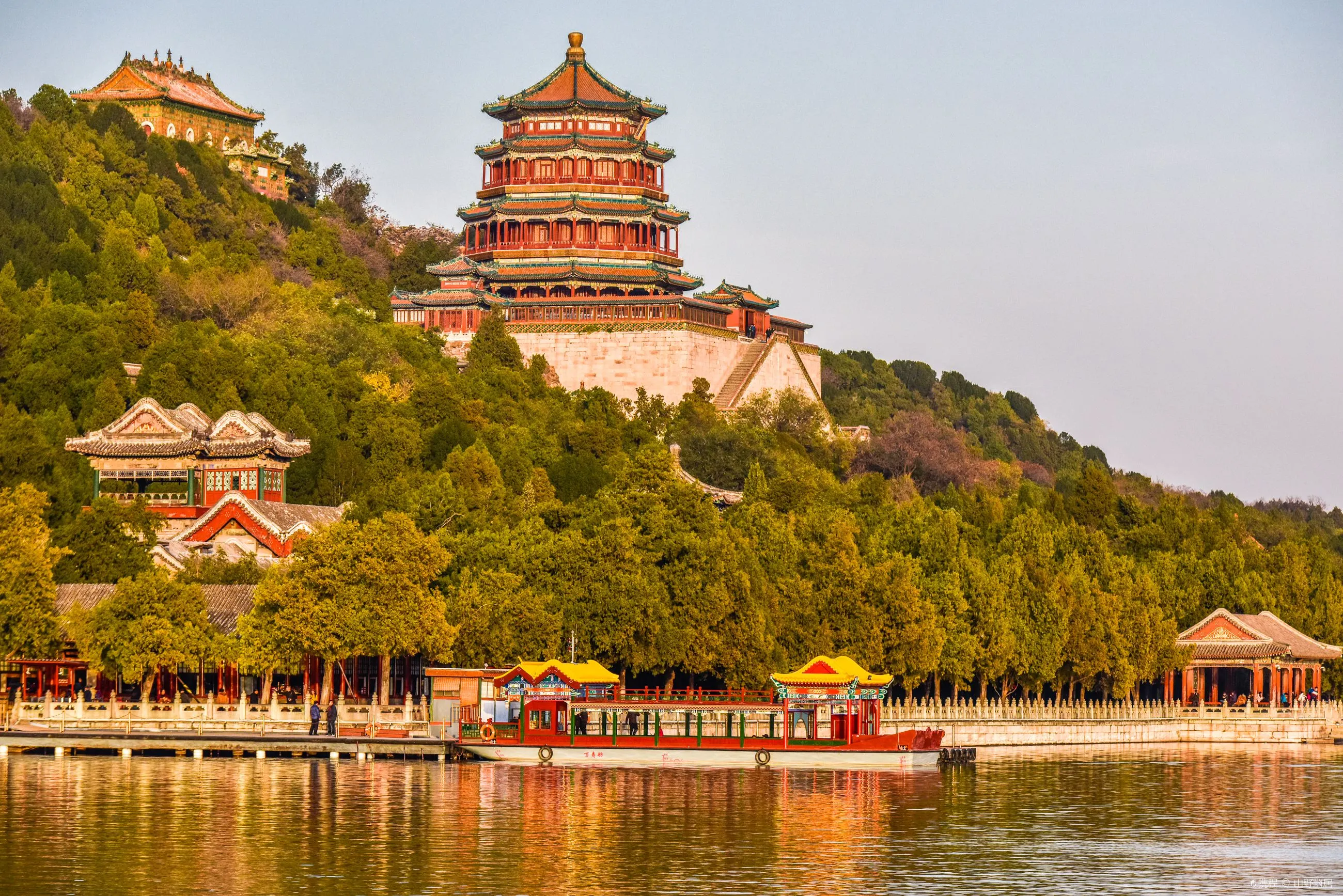 เยี่ยมชมพระราชวังฤดูร้อน