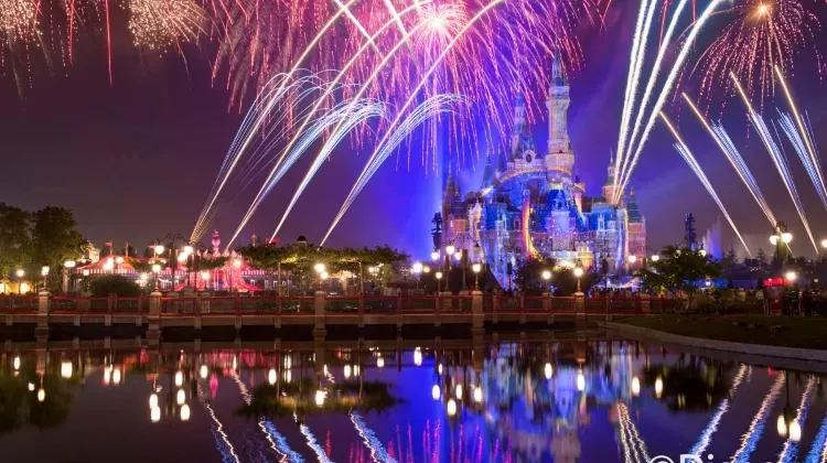 Shanghai Disneyland Firework Timing