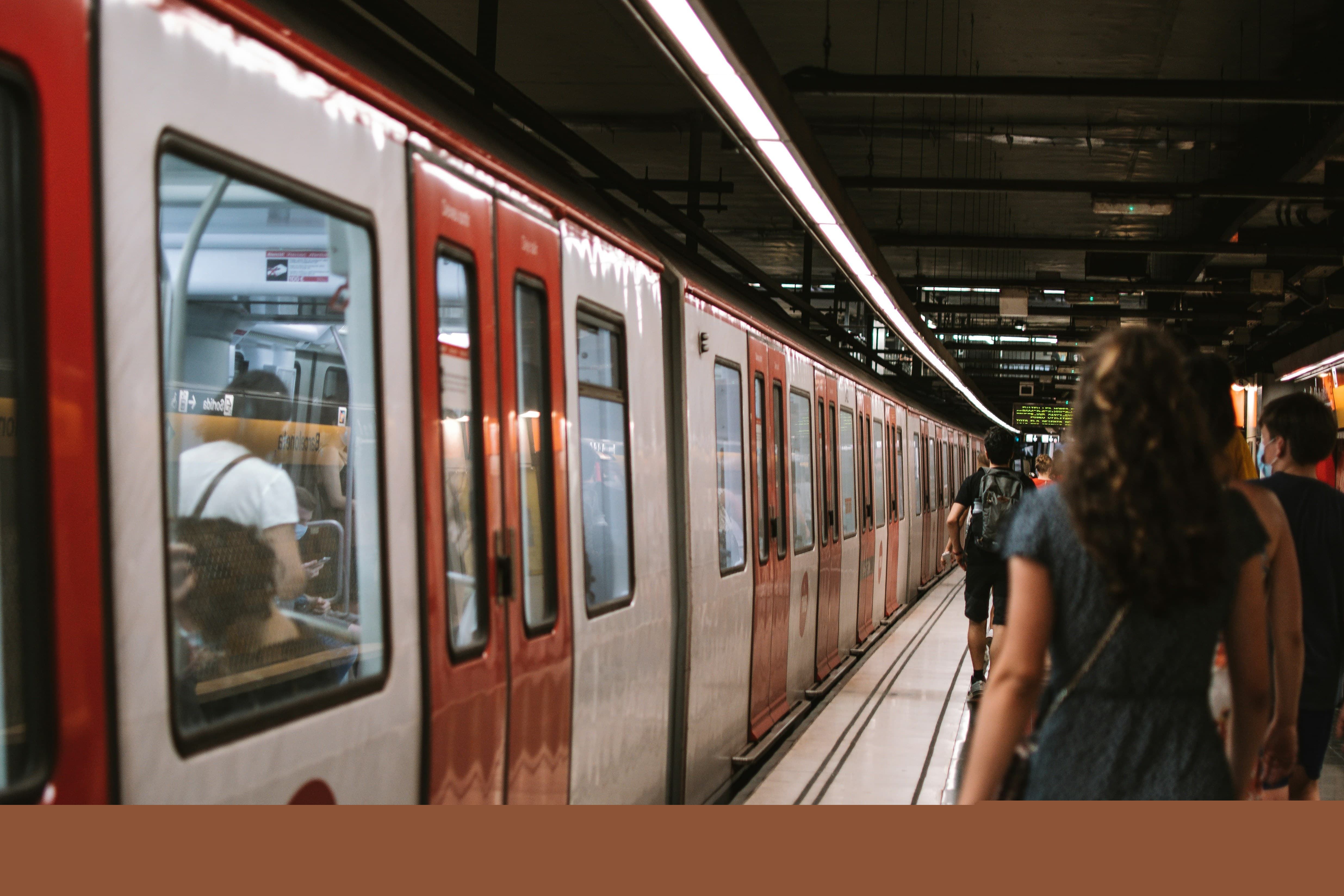 サンツ駅から市内中心部までのアクセス方法