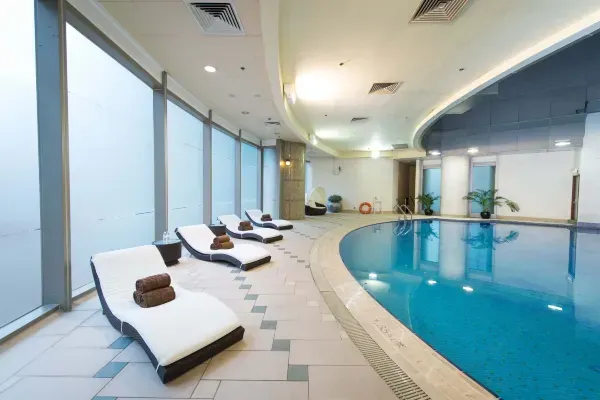 游泳池 香港尖沙咀皇悦酒店優惠