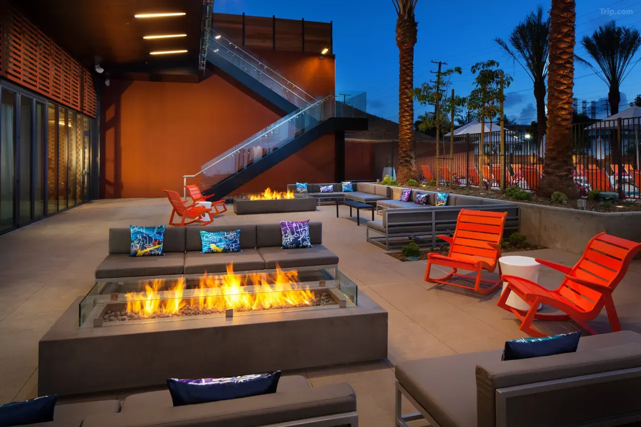 Open air seating area - Hotels near LAX with Shuttle