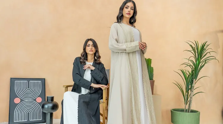 4.アバヤ（Abaya）