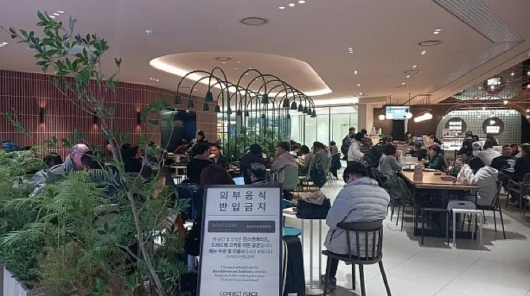 1.ソウル駅のフードコート