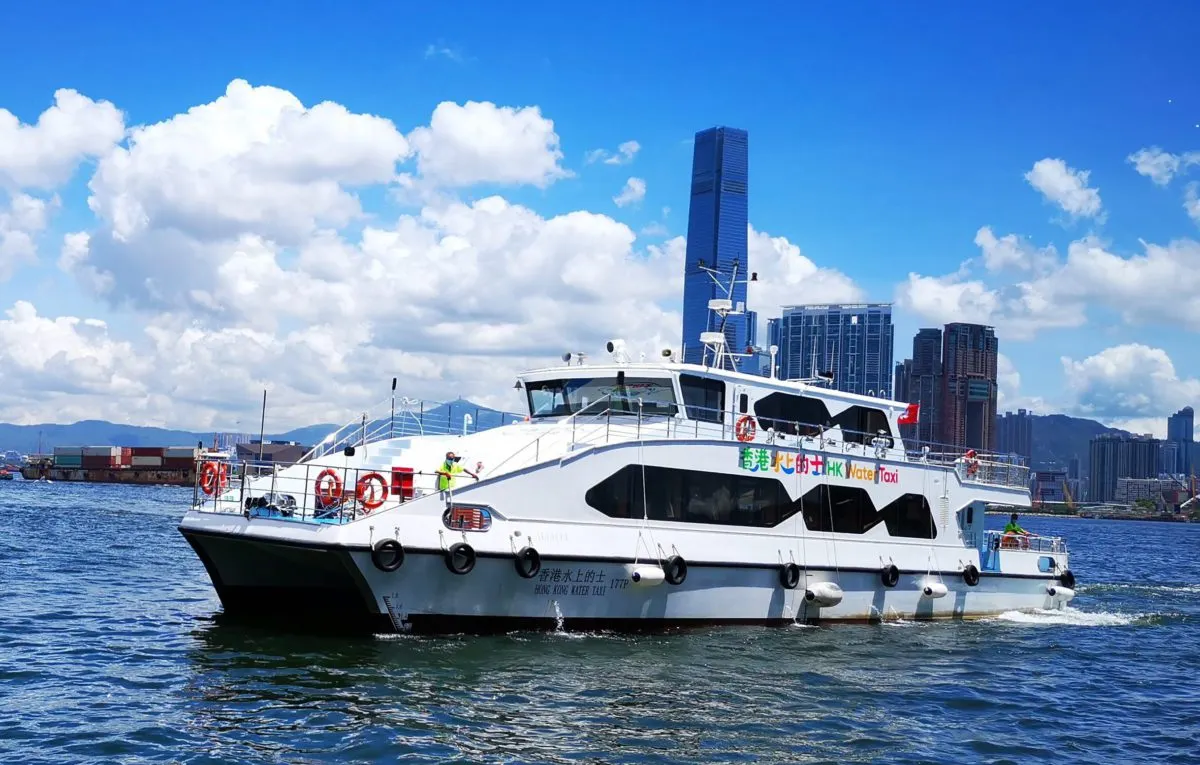 香港旅遊景點 – 來回中環及大澳的水上的士
