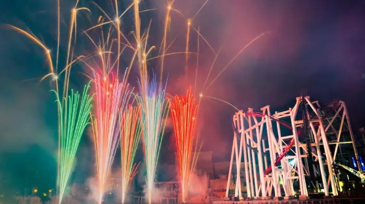 Waktu Bunga Aapi di Universal Studios Singapore