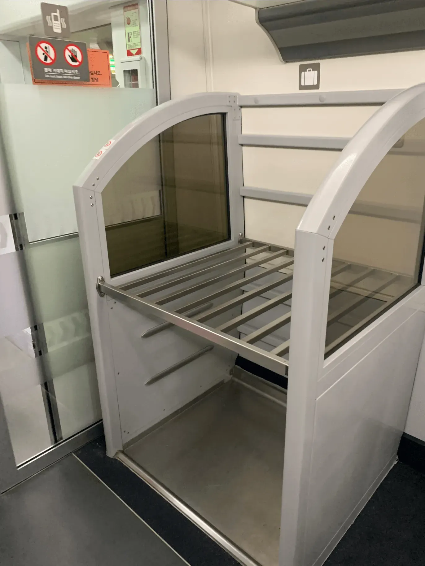 ITX 列車設施：行李放置