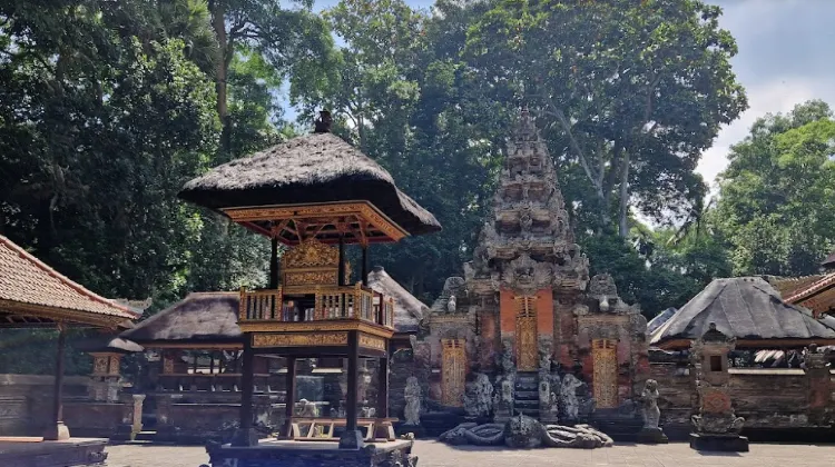 Tempat Wisata di Ubud-Pura Dalem Agung Padangtegal
