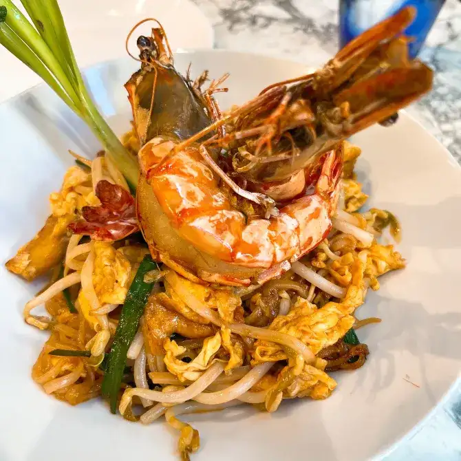 餐廳招牌菜泰式虎蝦金邊粉