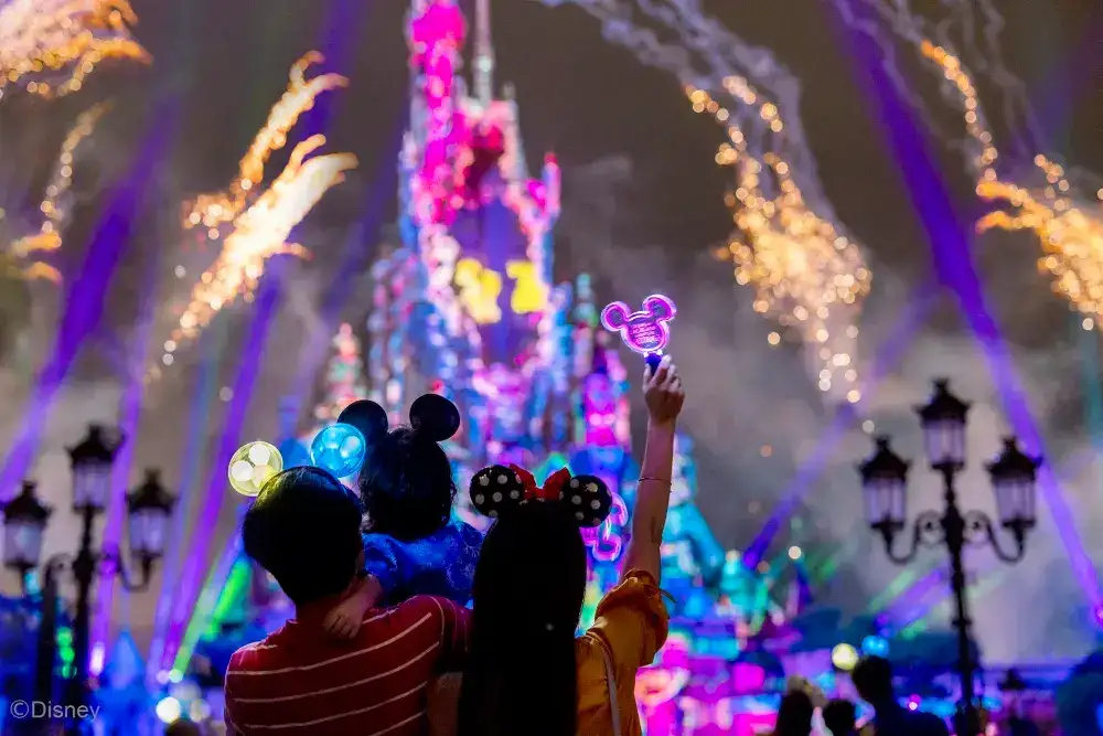 「迪士尼星夢光影之旅」在奇妙夢想城堡上演一場視覺盛宴