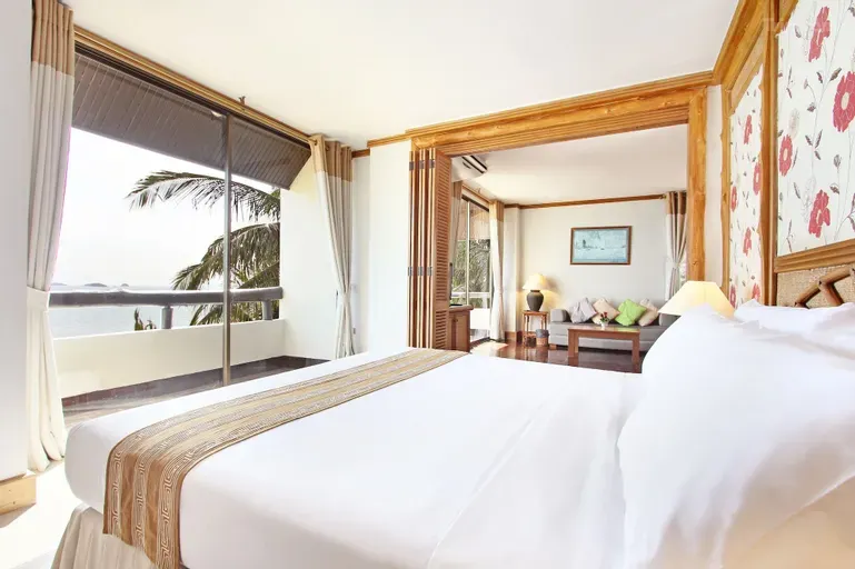 โรงแรมระยองชาเล่ต์(Rayong Chalet Hotel and Resort)