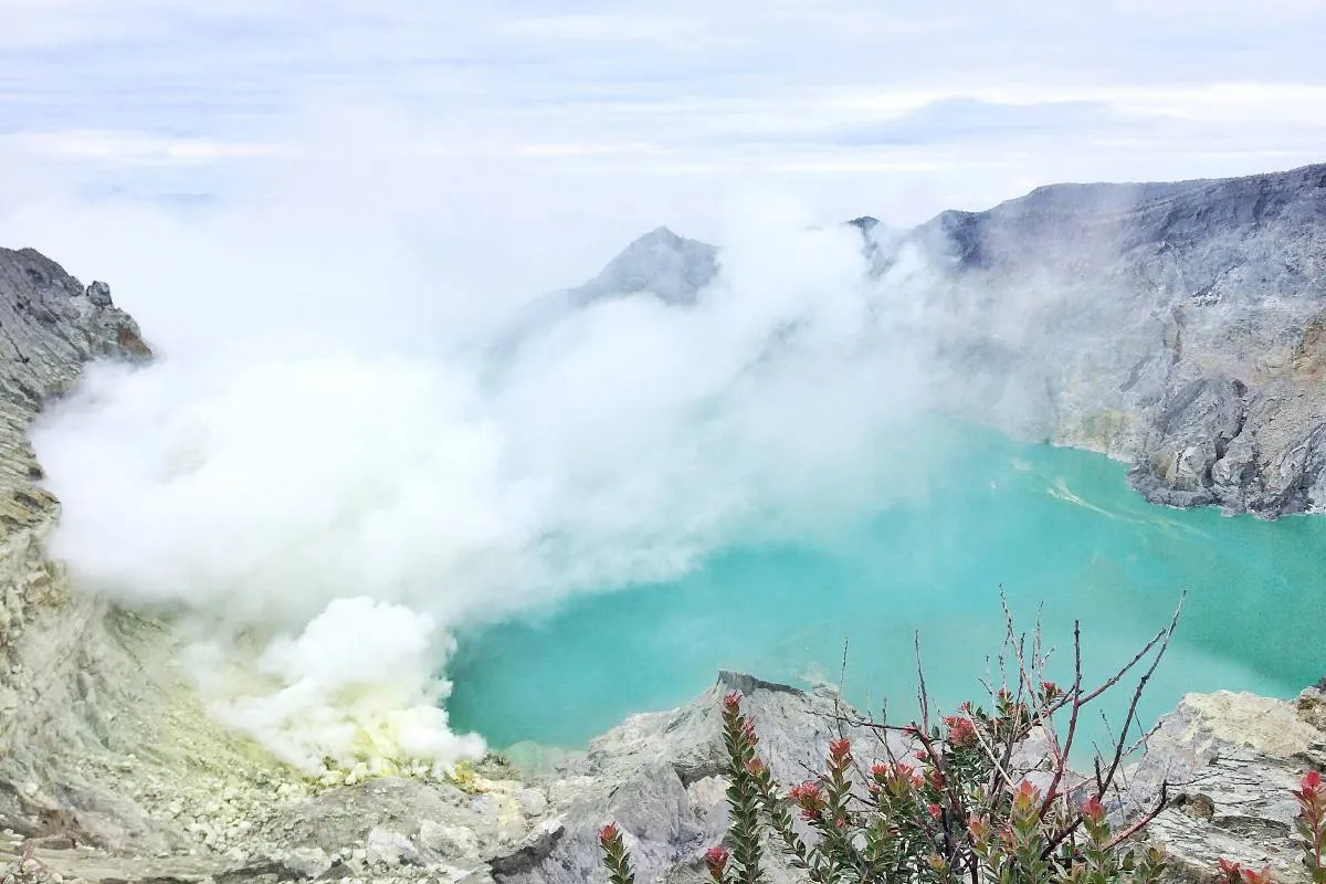 Tempat Wisata di Indonesia-Gunung Ijen