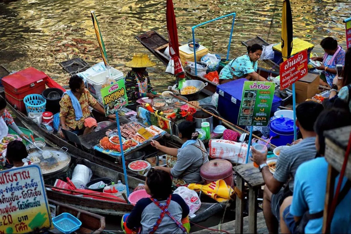 安帕瓦水上市場