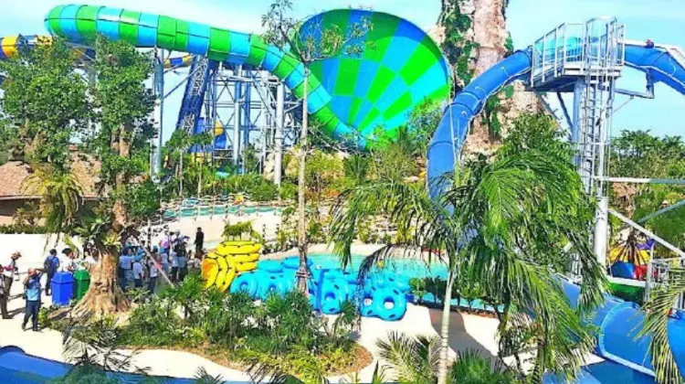 สวนน้ำวานา นาวา วอเตอร์ จังเกิ้ล หัวหิน