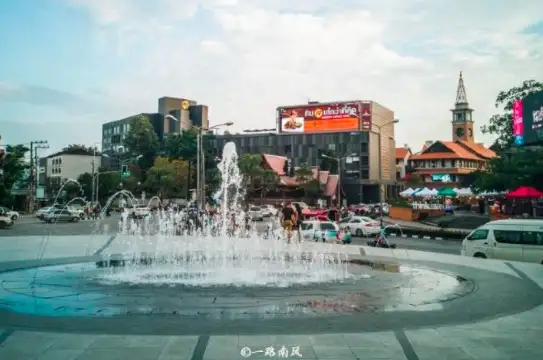 ถนน นิมมานเหมินท์