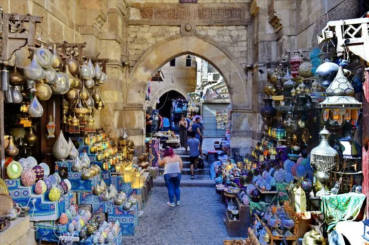 How much does it cost for souvenirs when traveling to Egypt