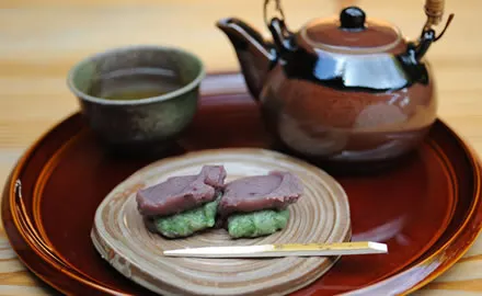 中将堂本舗「名物よもぎもち」