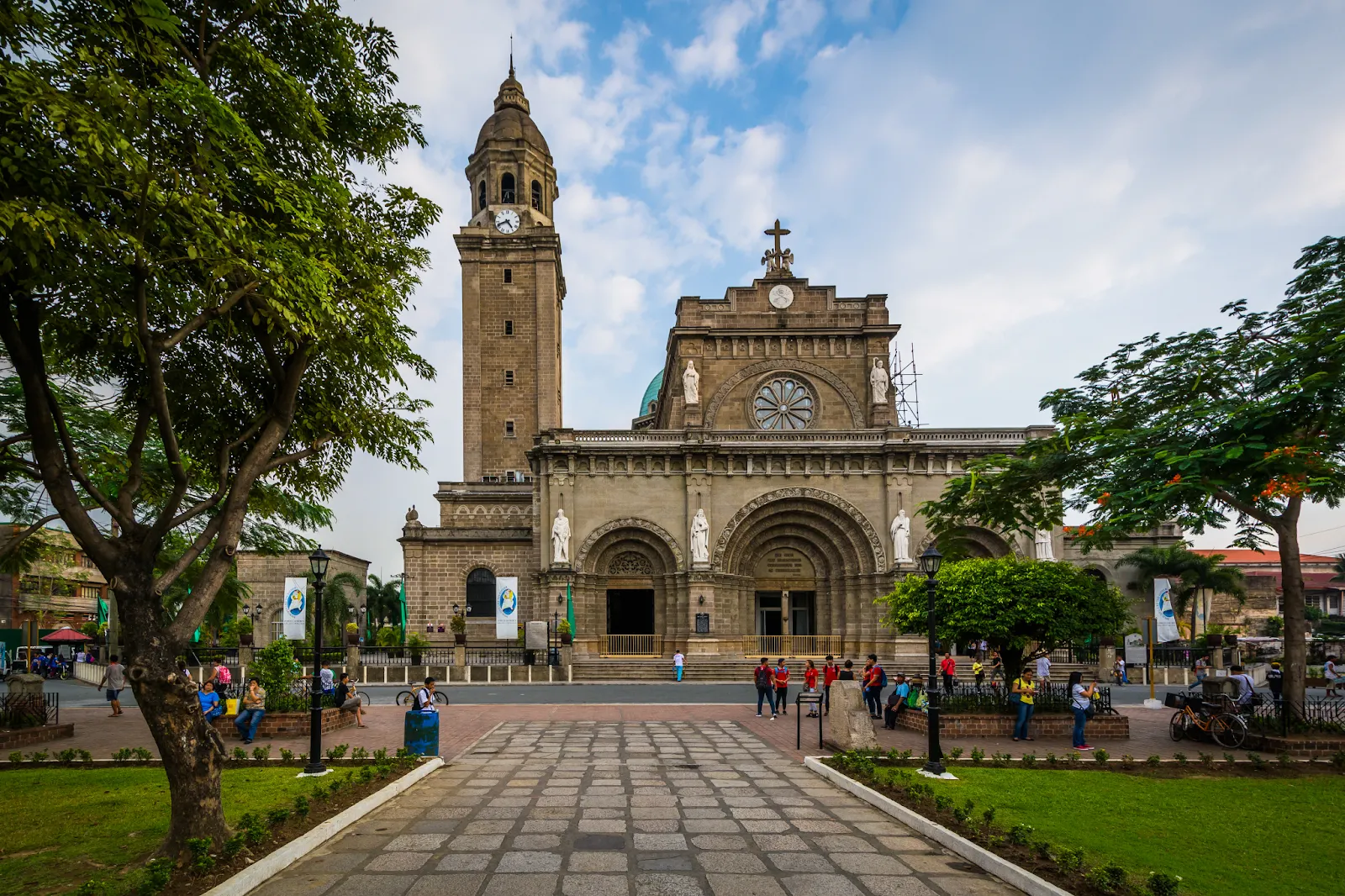 มหาวิหารมะนิลา (Manila Cathedral)