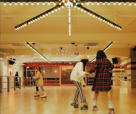 Rollalar — 觀塘復古懷舊室內滾軸溜冰場
